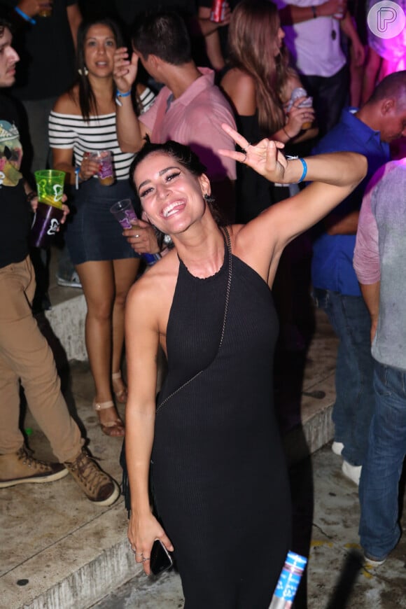 Maria Joana prestigiou o 'Baile da Favorita', na quadra da Acadêmicos da Rocinha, na Zona Sul do Rio de Janeiro, na noite deste sábado, 22 de outubro de 2016