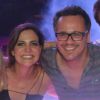 Carol Sampaio posou entre o casal Sheila Ramos e Danton Melo e o DJ Malboro no 'Baile da Favorita'