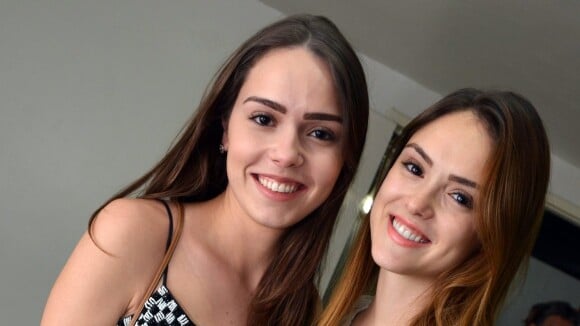 Isabelle Drummond impressiona por semelhança com a irmã, Mayra, em show no Rio