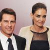 Katie Holmes e Jamie Foxx vivia um relacionamento em segredo por causa de uma cláusula no divórcio da atriz com Tom Cruise que a proibia de manter qualquer relacionamento público até 2017
