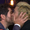 O cantor Daniel foi desafiado a beijar o youtuber Whindersson Nunes, o mais seguido do Brasil. Esperto, ele deu um beijo na bochecha do jovem