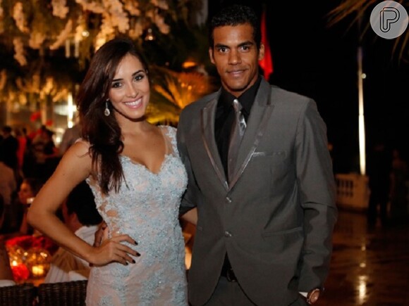 Marcello Melo Jr. terminou o namoro com a modelo e jornalista Carolina Alves