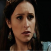 Melina (Carla Diaz) é mandada para a prisão pelo próprio pai, Kamir (Roberto Bomtempo), na novela 'A Terra Prometida'