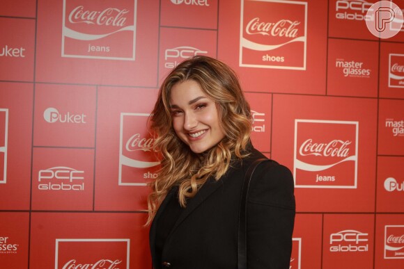 Sasha Meneghel marcou presença na festa da Coca-Cola Jeans no PanAm Club, em São Paulo