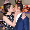 Sophia Abrahão e Sergio Malheiros trocaram beijos na chegada ao jantar de gala do Make a Wish