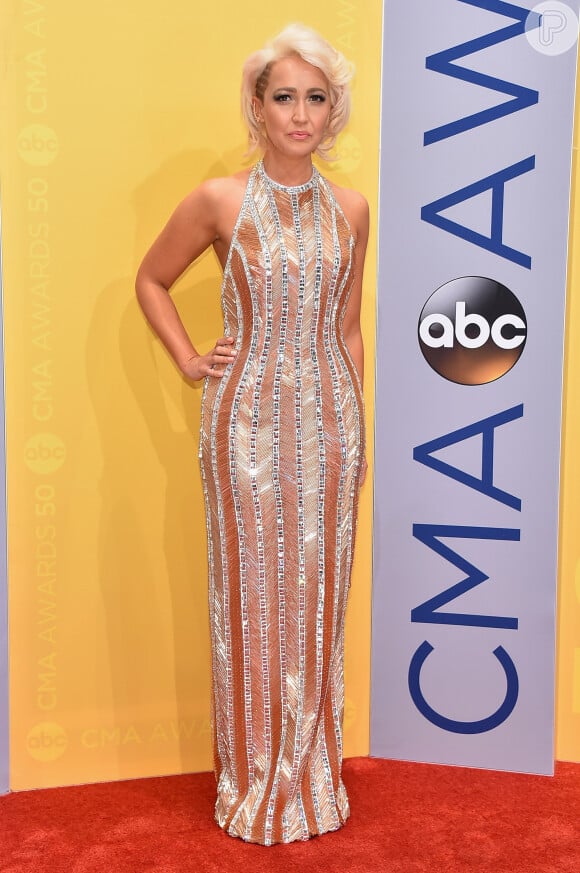 Veja fotos dos looks das famosas no Country Music Awards, premiação de música country, que aconteceu nesta quarta-feira, 2 de novembro de 2016, em Nashville, nos Estados Unidos