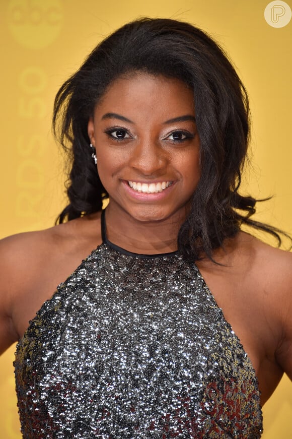 Veja fotos dos looks das famosas no Country Music Awards, premiação de música country, que aconteceu nesta quarta-feira, 2 de novembro de 2016, em Nashville, nos Estados Unidos