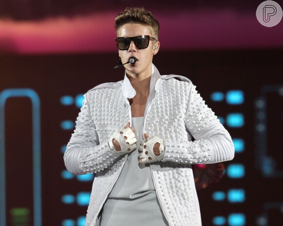 Justin Bieber encerra sua carreira musical, em 25 de dezembro de 2013