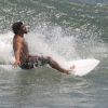 Caio Castro foi fotografado em dia de surfe em praia carioca nesta quinta-feira, dia 03 de novembro de 2016
