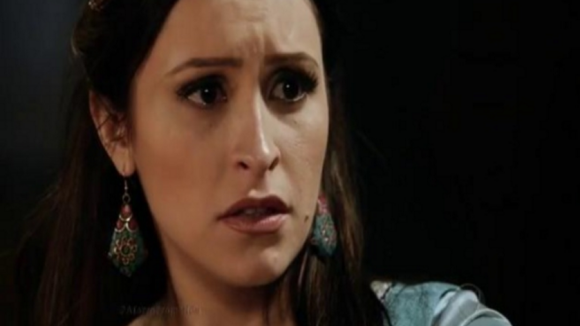 'A Terra Prometida': Melina (Carla Diaz) se casa com Yussuf após ser capturada