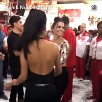 Ex-BBB Munik samba e mostra rebolado com Viviane Araujo no Salgueiro. Vídeo!