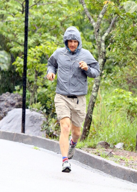 Matthew McConaughey foi flagrado se exercitando no Parque das Mangabeiras, em Belo Horizonte, Minas Gerais