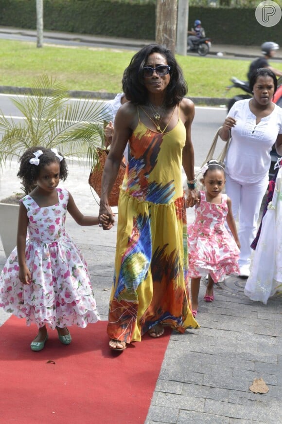 Glória Maria realizou uma festa para comemorar o aniversário das duas filhas, no dia 20 de dezembro de 2012, em um casa de festas no Itanhangá, no Rio de Janeiro