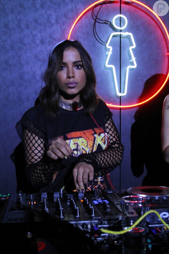 Veja fotos dos looks das famosas na festa de comemoração dos dez anos do blog Garotas Estúpidas, que aconteceu na noite desta quinta-feira, 10 de novembro de 2016