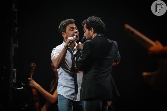 Zezé Di Camargo e Luciano comemoram 25 anos de carreira com show em São Paulo