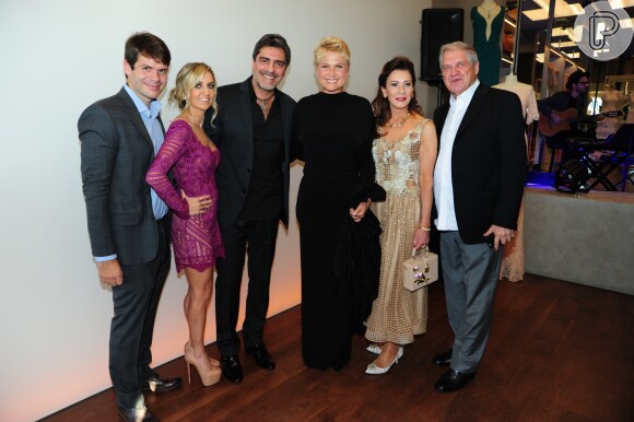 Sasha Meneghel, Xuxa e mais famosas prestigiam Martha Medeiros em Miami no último domingo, dia 14 de novembro de 2016