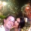 Fernanda Machado deu as boas-vindas a 2014 acompanhada do namorado, Robert Riskin, no hotel Copacabana Palace, onde assistiu ao show de fogos
