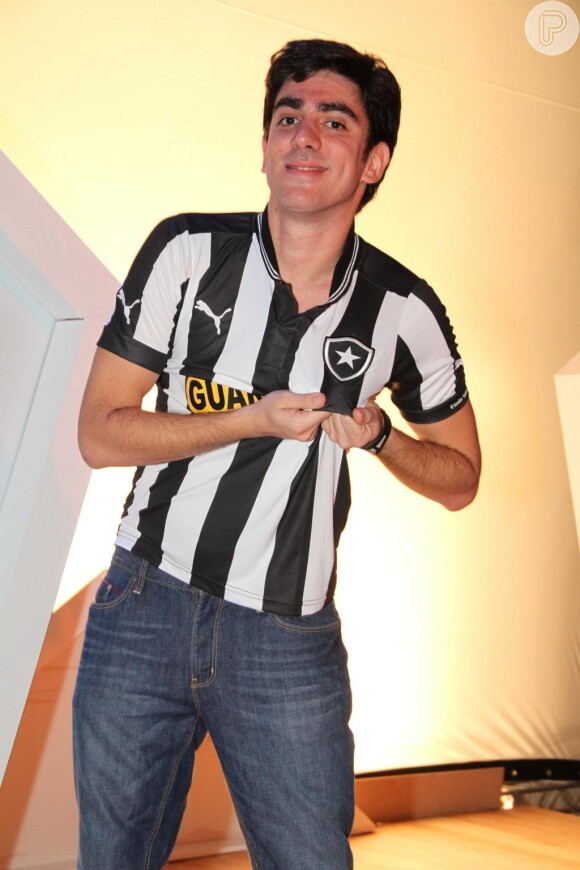 Adnet nasceu no Rio de Janeiro e é torcedor do Botafogo