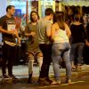 Priscila Fantin chama atenção por usar meias acima dos joelhos em noite de diversão com o marido e amigos em um bar, no Baixo Gávea, Zona Sul do Rio de Janeiro, nesta sexta-feira, 19 de novembro de 2016
