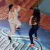 Viviane Araújo faz coreografaia de 'Pau que nasce torto', de É o Tchan, com Scheila Carvalho