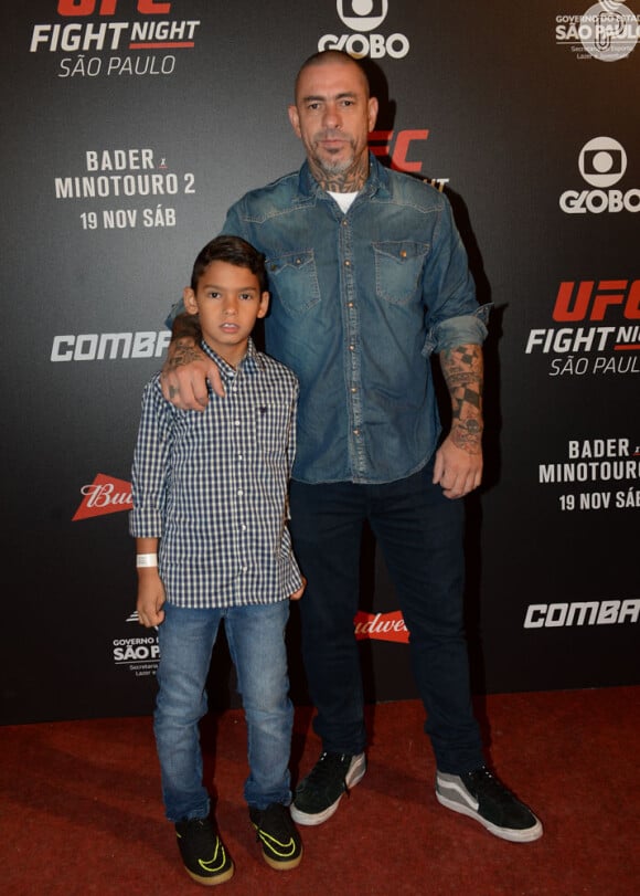 Henrique Fogaça e o filho João assistiram o UFC no Ginásio do Ibirapuera, em São Paulo, na madrugada deste sábado, 19 de novembro de 2016
