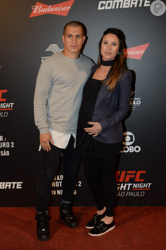 Lizi Benites, grávida, e Wanderson Galego assistiram o UFC no Ginásio do Ibirapuera, em São Paulo, na madrugada deste sábado, 19 de novembro de 2016