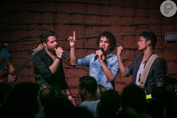 Sam Alves cantou ao lado de André e Kadu, participantes do The Voice, nesta sexta-feira (3) no Rio de Janeiro