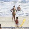 Sheron Menezzes curte praia com a sobrinha