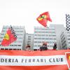 Fãs da Ferrari homenagearam Schumacher na porta do hospital no dia de seu aniversário