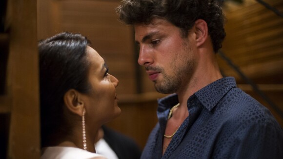 'Amores Roubados': Cauã Reymond e Dira Paes aparecem em cenas quentes na estreia