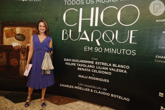 Zezé Polessa prestigia o espetáculo 'Todos os Musicais de Chico Buarque em 90 Minutos', no Rio