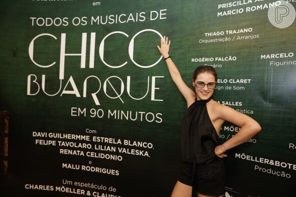 Alessandra Maestrini prestigia o espetáculo 'Todos os Musicais de Chico Buarque em 90 Minutos', no Rio