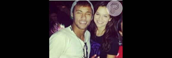 Segundo a Laryssa, Neymar e Bruna se encontraram em Angra dos Reis, reataram o relacionamento, mas brigaram novamente. os dois, então, resolveram passar o Revéillon separados