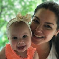 Thais Fersoza festeja primeiros dentinhos da filha, Melinda: 'Sorriso delicioso'