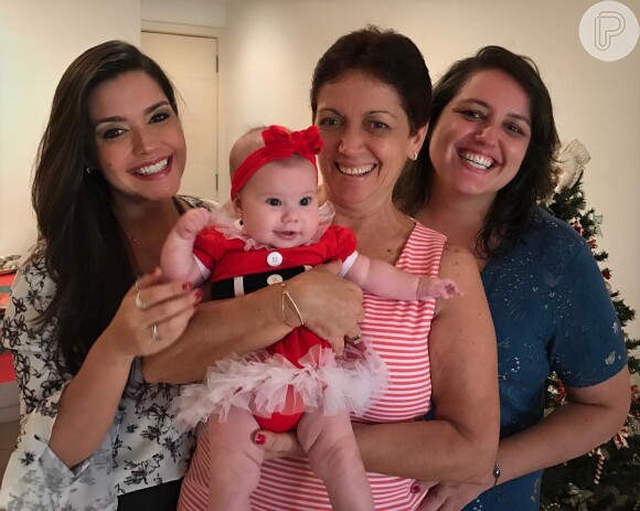 Thais Fersoza passou o Natal com a filha, Melinda, e a família