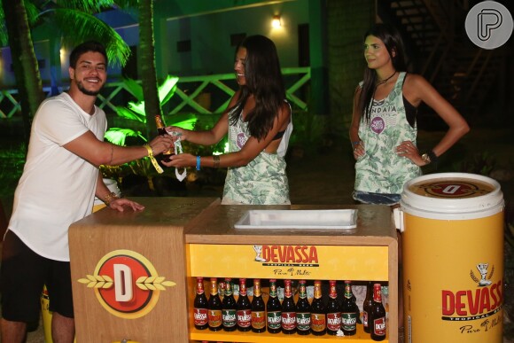 Arthur Aguiar curtiu a festa Gandaia na Península de Maraú, na Bahia, na noite desta quinta-feira, 29 de dezembro de 2016