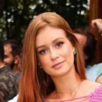 Marina Ruy Barbosa lança moda em Noronha usando vestido ao contrário. Fotos!