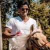 Rodrigo Simas faz aulas de equitação para viver o índio Piatã em 'Novo Mundo'
