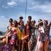 Marina Ruy Barbosa curte passeio de barco com amigas em Fernando de Noronha
