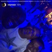 Festa de Réveillon de Neymar tem famosos, show e muita tequila. Veja vídeos!
