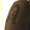 Salete (Claudia Raia) reconhece o desenho de uma mulher tatuado no braço de Gustavo (Daniel Rocha), no capítulo desta terça-feira, dia 03 de janeiro de 2017