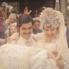 Halim (Bruno Anacleto) relembra seu casamento com Zana (Gabriella Mustafá) se casam, no primeiro capítulo da minissérie 'Dois Irmãos', em 9 de janeiro de 2017