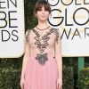 A atriz Felicity Jones usou um vestido de tule da grife Gucci