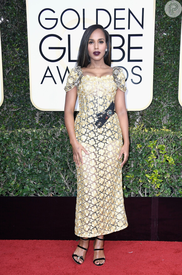  Kerry Washington foi de Dolce & Gabbana ao '74° Globo de Ouro', em Los Angeles, Estados Unidos