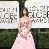 Lola Kirke de Andrew Gn no Globo de Ouro 2017, em Los Angeles, nos Estados Unidos, na noite deste domingo, 8 de janeiro de 2017