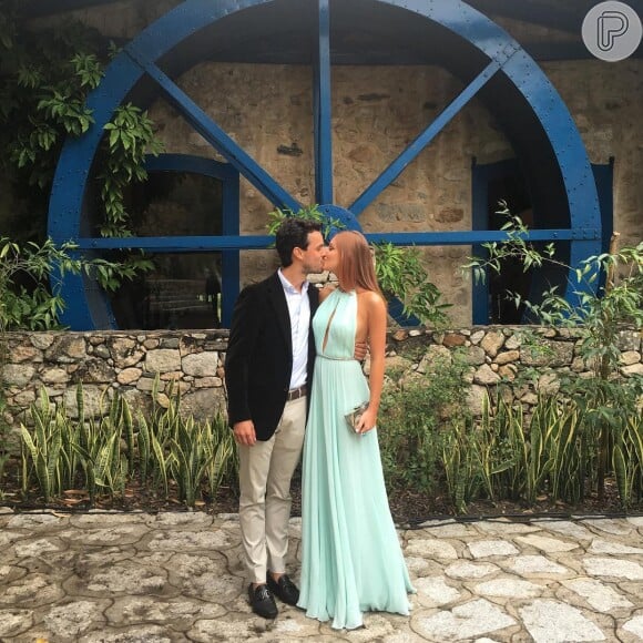 Marina Ruy Barbosa e Xandinho Negrão foram em um casamento de amigos no dia 4 de setembro de 2016, em Ilha Bela, São Paulo