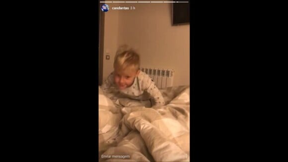 Filho de Neymar brinca de malhar na cama e dá show de fofura: 'Atleta'. Vídeo!