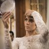 Detalhes do vestido de noiva usado pela atriz Isabella Santoni nas cenas do casamento de Letícia, na novela "A Lei do Amor'