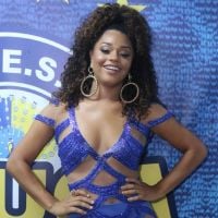 Carnaval: Juliana Alves arrasa na transparência em noite de samba. Veja fotos!