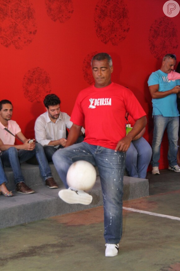Romário fará campanha da Devassa com tema de futebol durante o ano de 2014, além de marcar presença no camarote do carnaval 2014